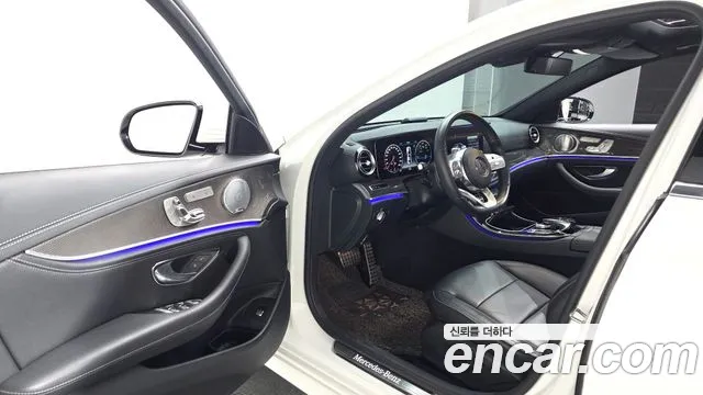 Mercedes-Benz E-Class 2019 — фото 12