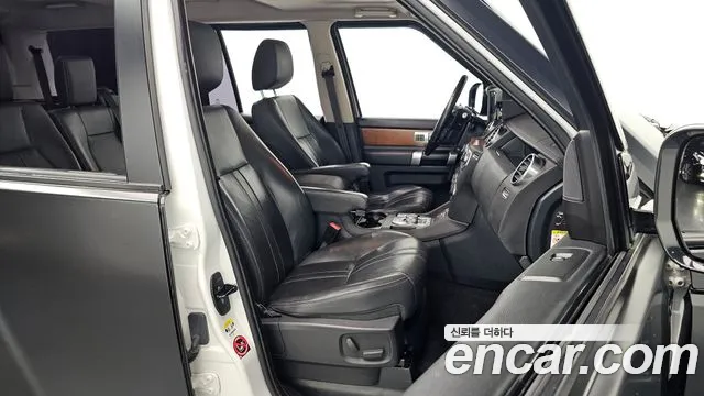 Land Rover Discovery 2016 — фото 10