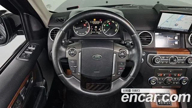 Land Rover Discovery 2016 — фото 13