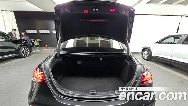 Mercedes-Benz E-Class 2021 — фото 20
