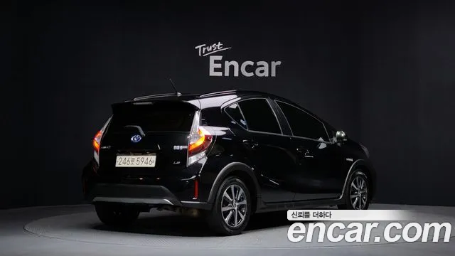 Toyota Prius 2020 — фото 2