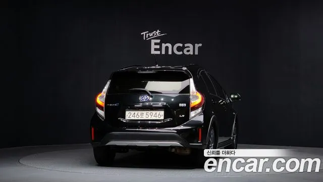 Toyota Prius 2020 — фото 4