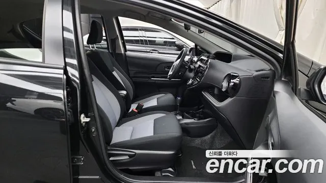 Toyota Prius 2020 — фото 11