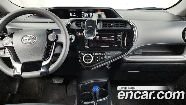 Toyota Prius 2020 — фото 14