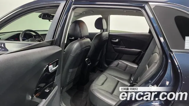 Kia Niro 2020 — фото 12