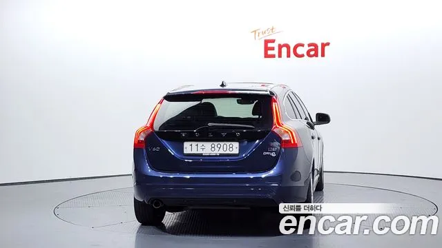 Volvo V60 2015 — фото 4