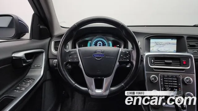 Volvo V60 2015 — фото 13