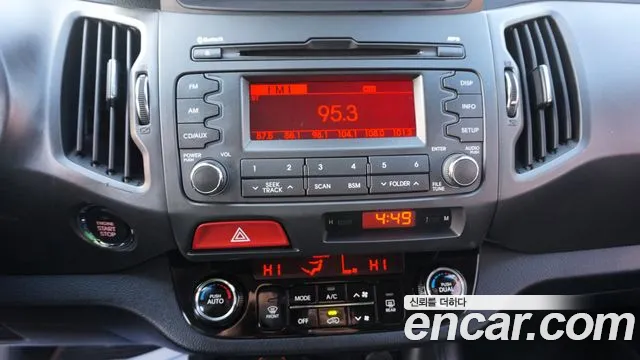Kia Sportage 2011 — фото 14
