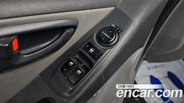 Hyundai Starex 2011 — фото 13