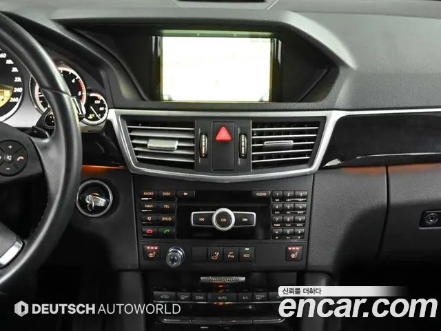 Mercedes-Benz E-Class 2011 — фото 14