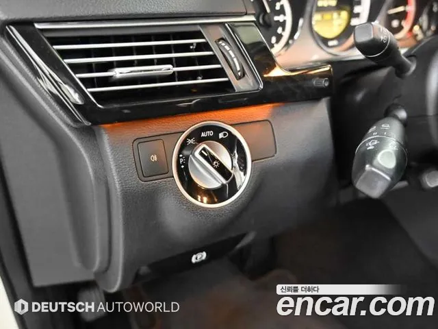 Mercedes-Benz E-Class 2011 — фото 16