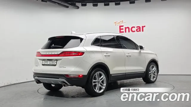 Lincoln MKC 2017 — фото 2