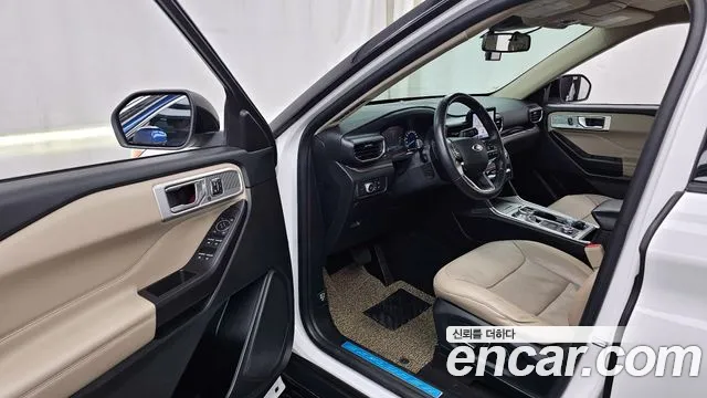 Ford Explorer 2020 — фото 10