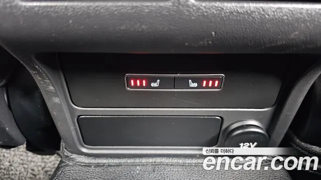 Jaguar XE 2016 — фото 19