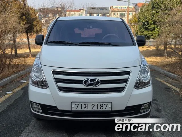 Hyundai Starex 2017 — фото 2