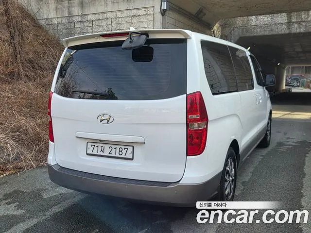 Hyundai Starex 2017 — фото 4