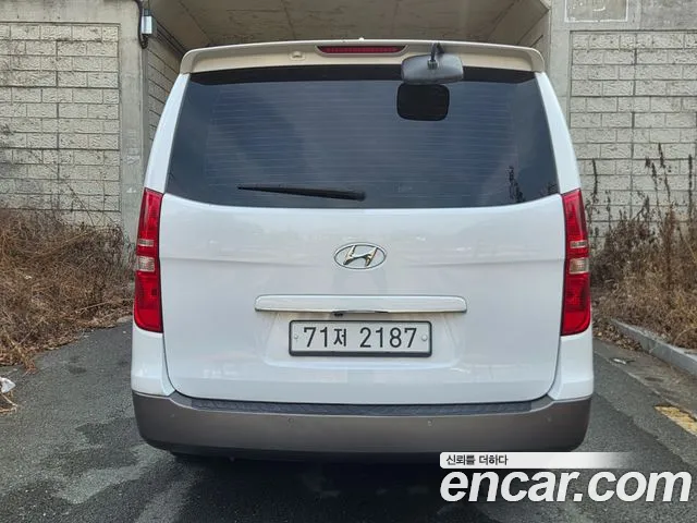 Hyundai Starex 2017 — фото 5