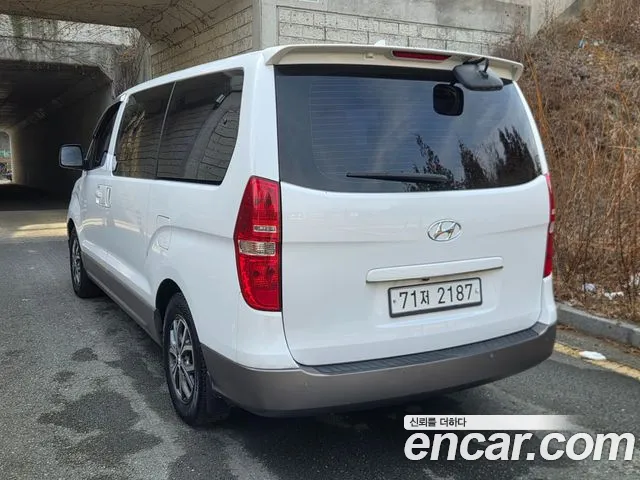 Hyundai Starex 2017 — фото 6
