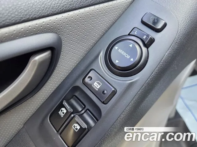 Hyundai Starex 2017 — фото 14