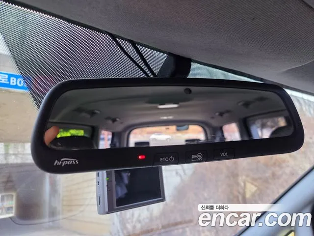 Hyundai Starex 2017 — фото 15