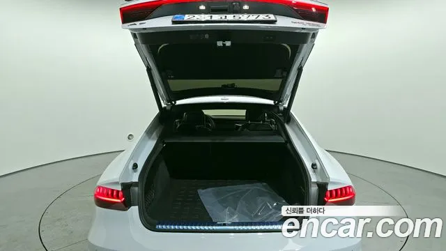 Audi A7 2025 — фото 20