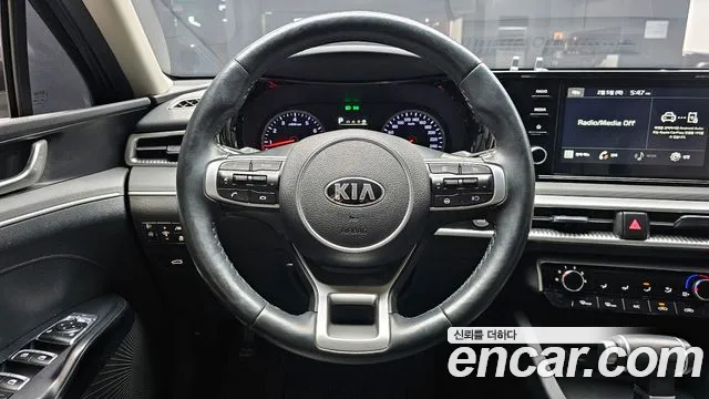 Kia K5 2021 — фото 13