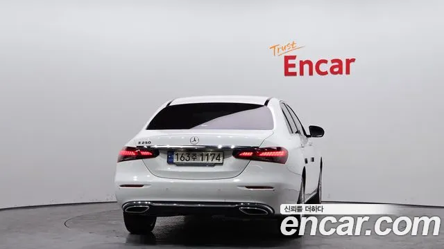 Mercedes-Benz E-Class 2021 — фото 4