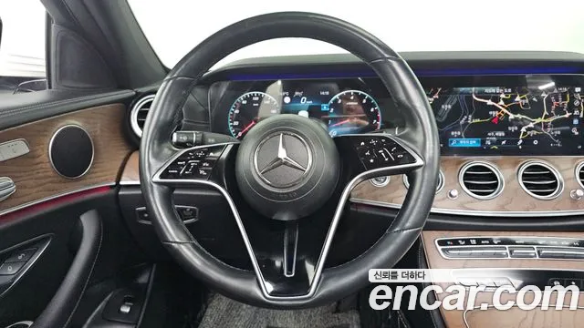 Mercedes-Benz E-Class 2021 — фото 11