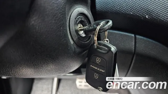 Hyundai Accent 2011 — фото 14