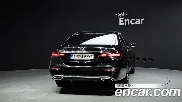 Mercedes-Benz E-Class 2021 — фото 4