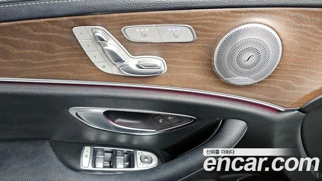 Mercedes-Benz E-Class 2021 — фото 14
