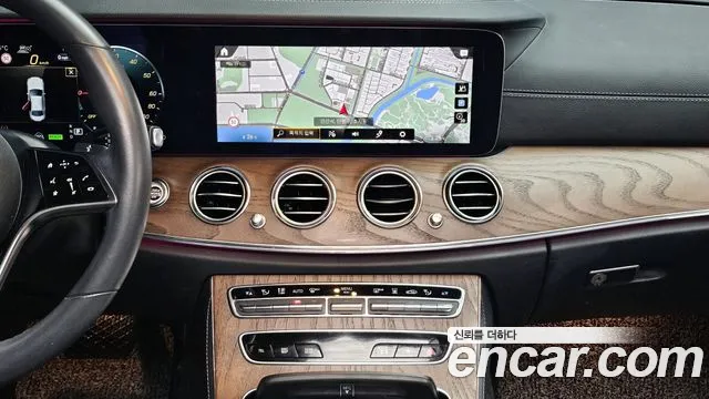 Mercedes-Benz E-Class 2021 — фото 19