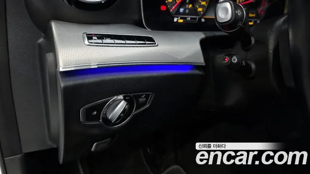 Mercedes-Benz E-Class 2019 — фото 16