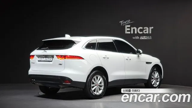 Jaguar F-PACE 2017 — фото 2