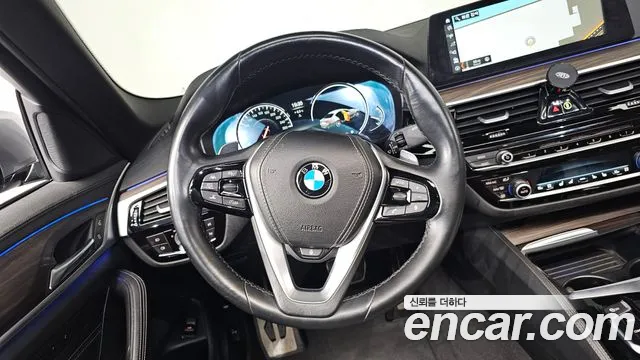 BMW 5-Series 2017 — фото 13