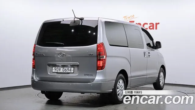 Hyundai Starex 2017 — фото 2