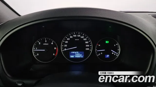 Hyundai Starex 2017 — фото 8