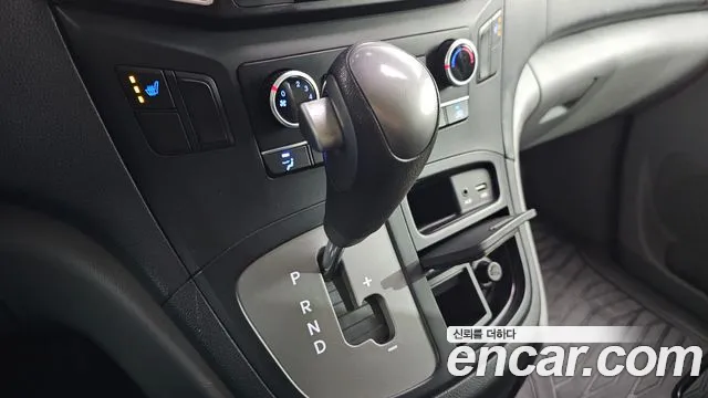 Hyundai Starex 2017 — фото 9