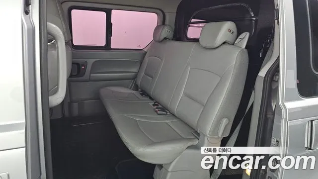 Hyundai Starex 2017 — фото 12