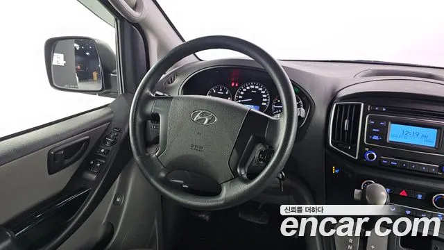 Hyundai Starex 2017 — фото 13