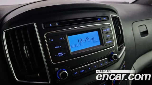 Hyundai Starex 2017 — фото 16