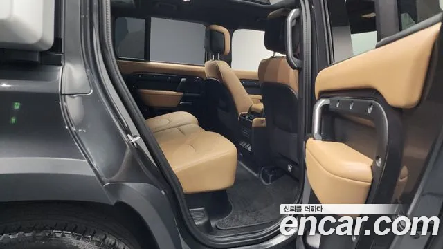 Land Rover Defender 2025 — фото 12