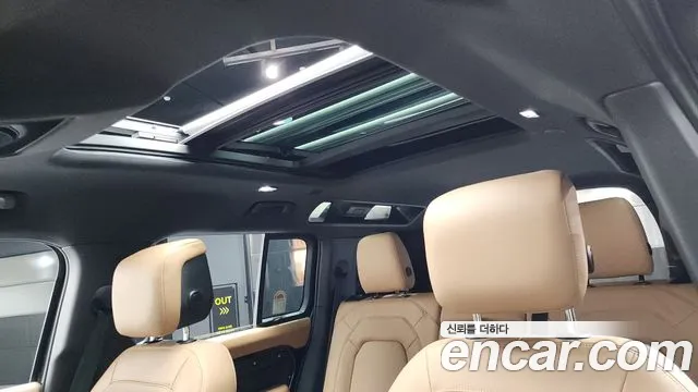 Land Rover Defender 2025 — фото 18