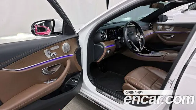 Mercedes-Benz E-Class 2021 — фото 10