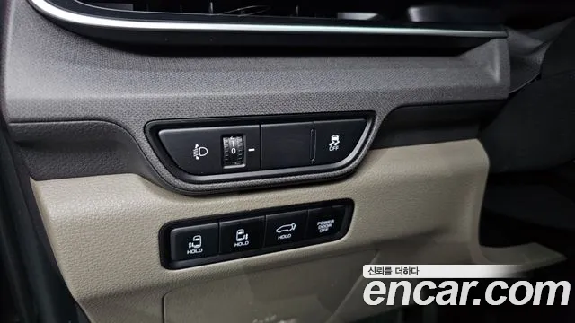 Kia Canival 2025 — фото 17