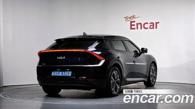 Kia EV6 2022 — фото 2