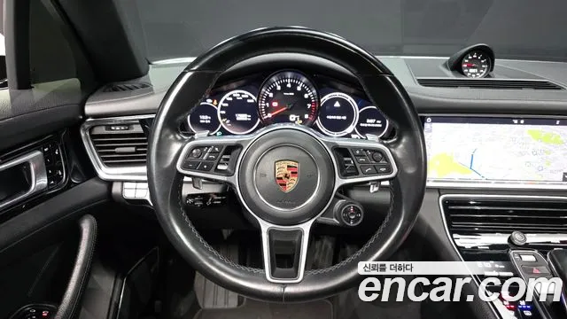 Porsche Panamera 2018 — фото 13