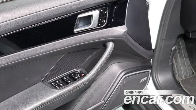 Porsche Panamera 2018 — фото 17