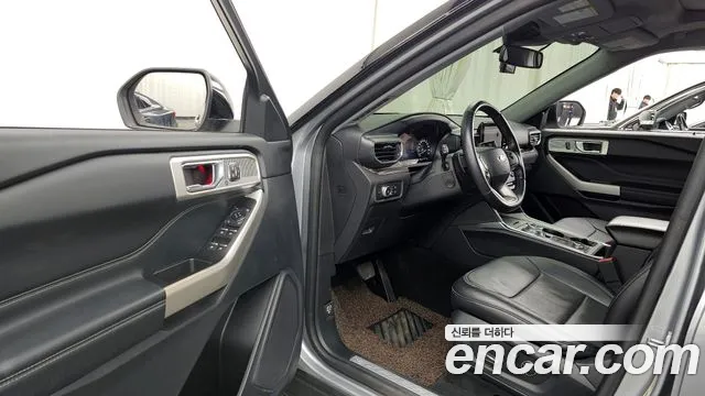 Ford Explorer 2020 — фото 10