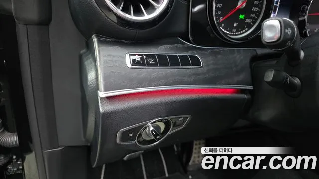 Mercedes-Benz E-Class 2019 — фото 14